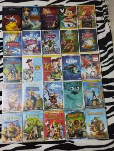 Coleção com aproximadamente 150 DVDs originais - Filmes, Disney e Shows