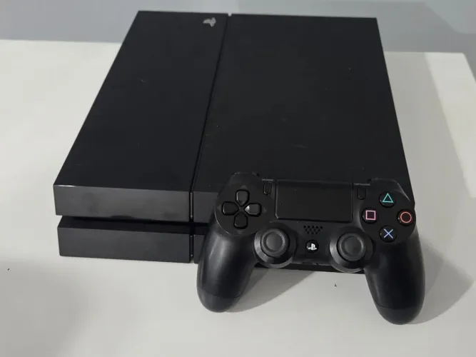 Ps4 2TB (lotado de jogos) desbloqueado gold hen