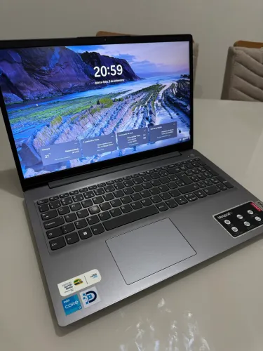 Notebook Lenovo muito conservado ?