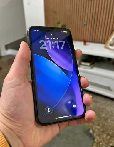 iPhone 11 128 gb . Com todos os acessórios funcionando perfeitamente.