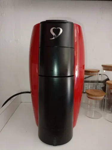 Cafeteira Três corações (semi-nova)