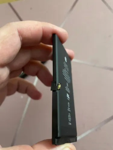 Batería original Apple retirada de um IPhone 12