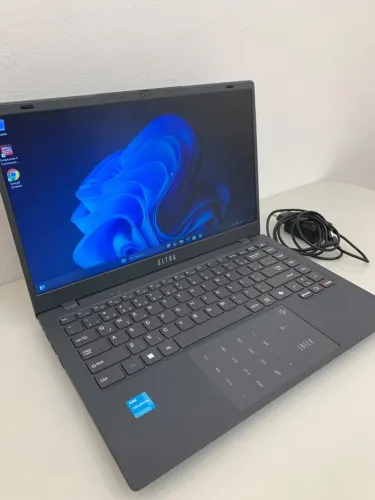 NOTEBOOK MULTI 116 GB / 4GB DE RAM. POUCO TEMPO DE USO. CARREGADOR ORIGINAL. 100% ORIGINAL