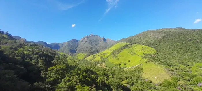 Maravilhoso sítio de 32 alqueires nos pés do pico dos Marins!! Marmelopolis MG