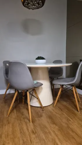 Conjunto de 4 cadeiras eames estofadas/botone