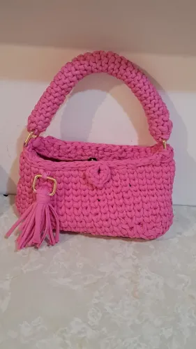 Bolsa de fio de malha artesanal