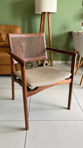 Cadeira de Madeira Maciça C/ Tela Rattan