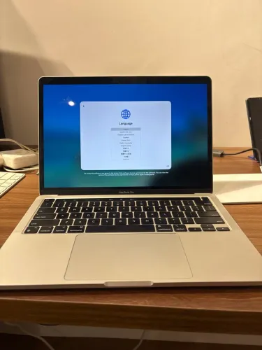MacBook Pro m1 com saúde de 84% bateria