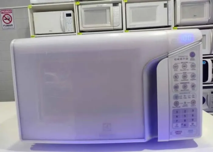 Microondas Eletrolux 31 Litros 220 volts com Garantia de 3 meses 