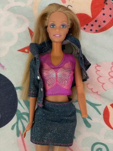 Barbie 1998 com cintura articulada