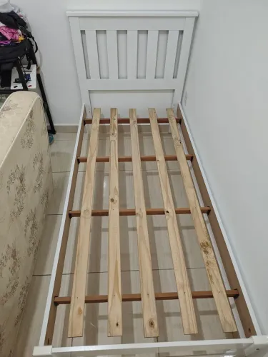 Cama de solteiro + colchão 