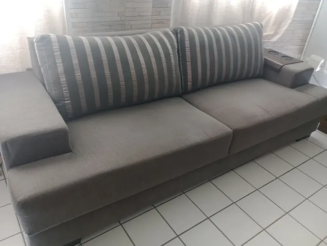 Conjunto de Sofá 2 e 3 lugares em excelente estado