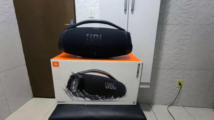 Vendo caixa de som bombox 3