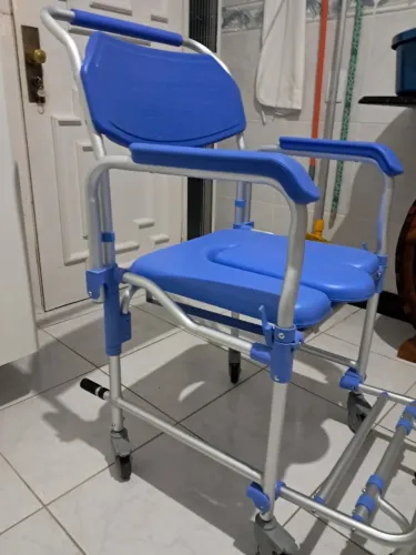 Cadeira de Banho Higiênica D60 Dellamed
