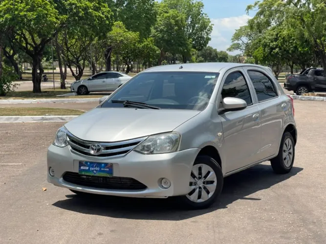 Toyota Etios X 1.3 Flex 16V 5P Mec. 2014