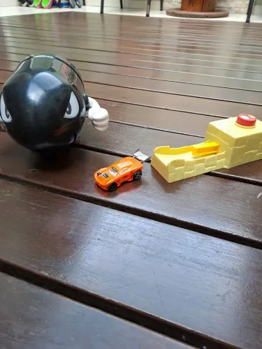 Pista hot wheels mario kart com carrinho
