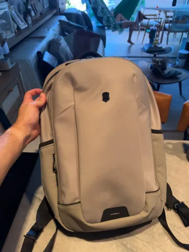 MOCHILA VICTORINOX MOCHILA ALTMONT MODERN COMPACT BACKPACK STONE WHITE 