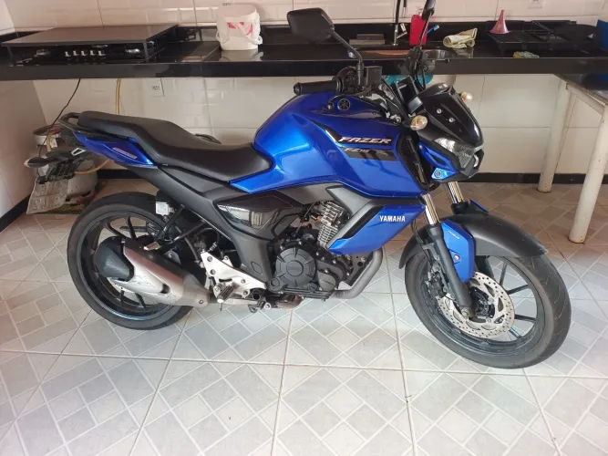 Yamaha Fazer FZ15 ABS 2024 - Único dono. Apenas 12000 rodados