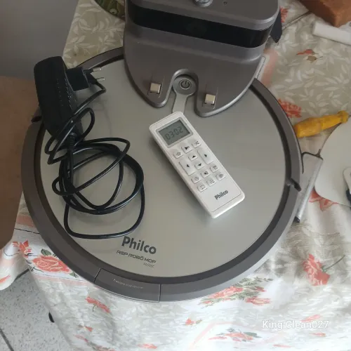Robo aspirador com defeito liga e tudo mas 