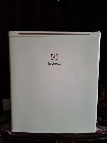 Frigobar Electrolux 47L