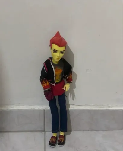 Boneco monster high