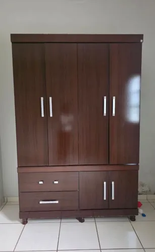 GUARDA ROUPA CONSERVADO ENTREGO TENHO OUTROS MODELOS