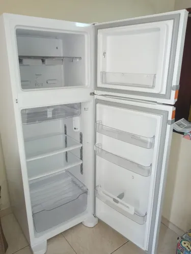 Vende-se geladeira, 100% confiavel