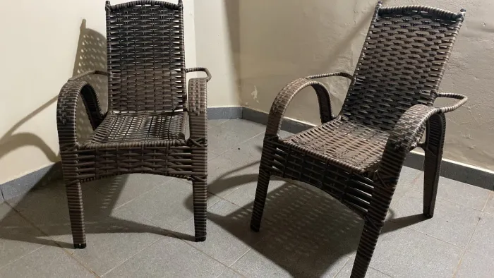 Cadeira de Fibra Sintética Tipo Rattan - Excelente Estado - R$ 250 cada