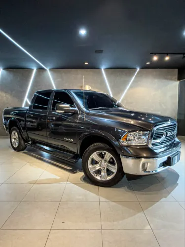 Ram Classic Laramie 5.7 V8 16V Gasolina 4X4 Aut. 2023