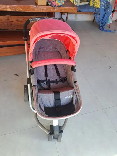 Carrinho bebê Safety 1st