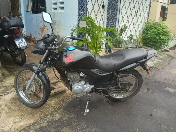 Moto vende-se ou troca