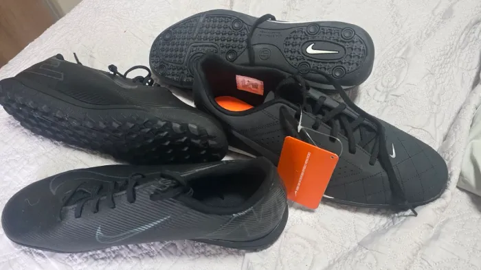 2 Nike N° 44 por 150 reais