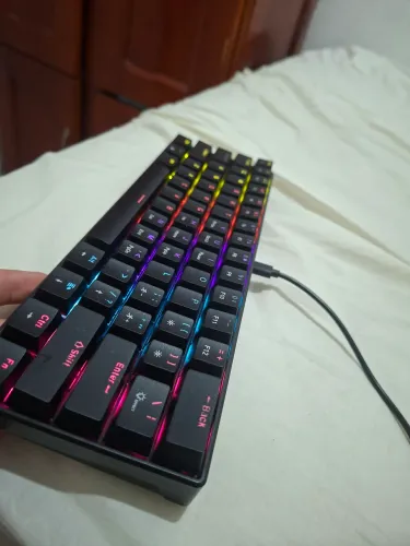 TECLADO NOVO 1 SEMANA DE USO