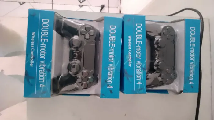 Controle paralelo de PS4 novo