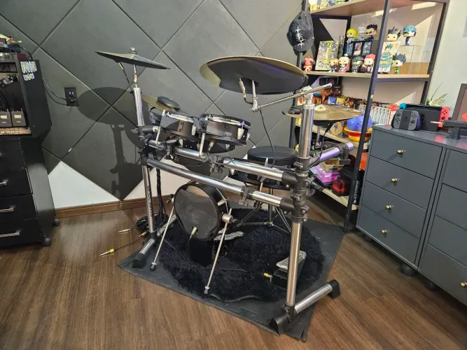 Bateria Eletrônica completa Alesis DM5