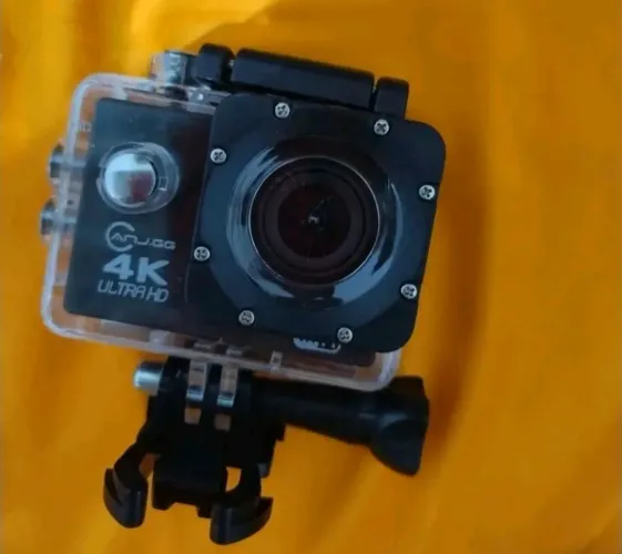 VENDO CÂMERA 4K LEIA A DESCRIÇÃO COMPLETA.