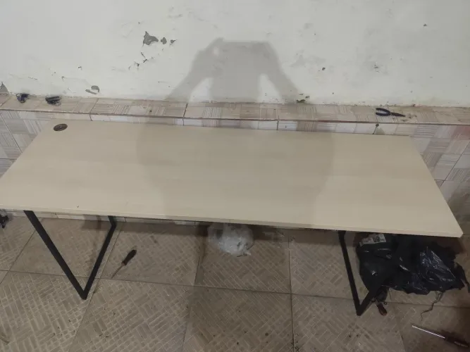 Mesa escrivaninha Grande (Pé Industrial)