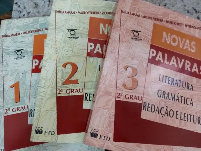 Livro Didático "Novas Palavras", volume 1, 2 e 3