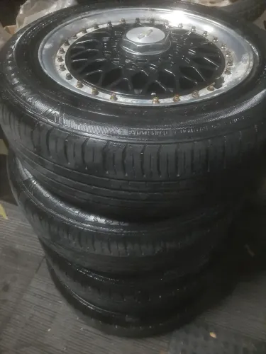 Roda aro 14 Bbs preta com borda diamantada com pneu 175 65 14 jogo usado