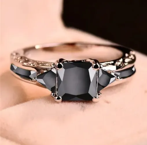 Anel Solitário Brilhante Diamante Negro Formatura