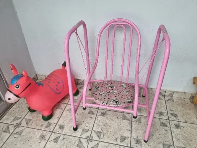 Cadeirinha de balanço rosa criança Cadeira de balanço criança mais cavalinho pula pula