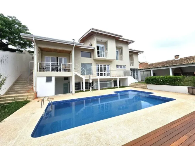 Casa em condomínio na Granja Viana!!!