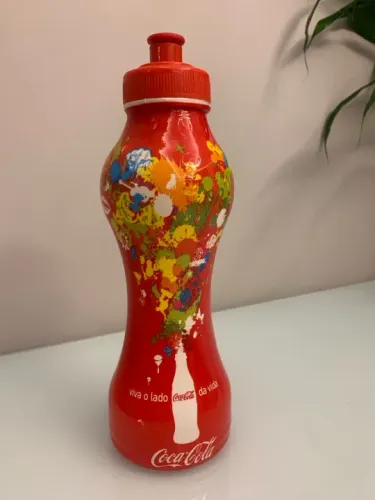 Squeeze Coca Cola 