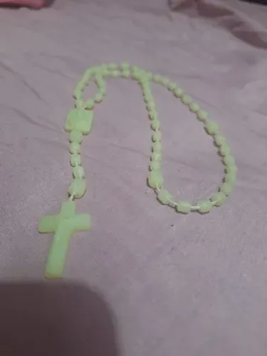 Rosário que brilha no escuro