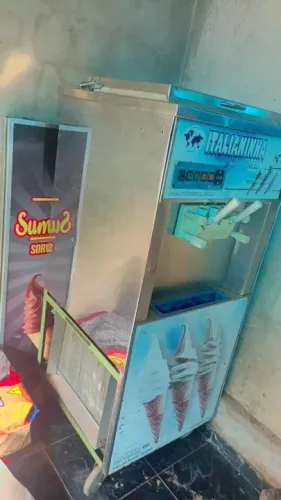 Vendo máquina de sorvete 
