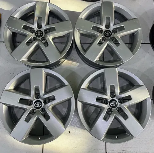 Jg Roda Strong Aro 18 tala 6 5x100 , semi nova