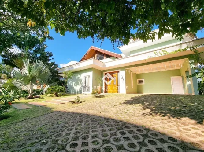 Aconchegante e Exclusiva Casa para venda em Condomínio fechado em Jacareí/SP