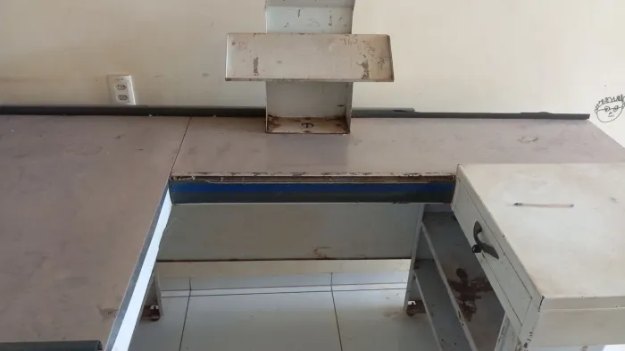 Balcão comercial em ótimo estado