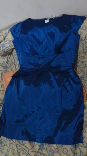 Vestido azul de cetim