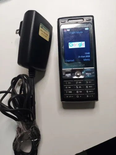 Relíquia K790i GSM c/ Câmera Cyber-shot 3.2 Mpx, MP3 Player, Sony Ericsson